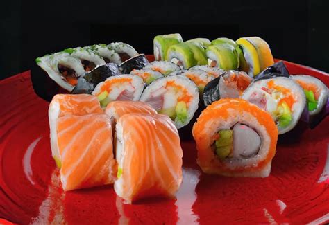 Infografía comparando diferentes opciones de delivery de sushi en Viña del Mar