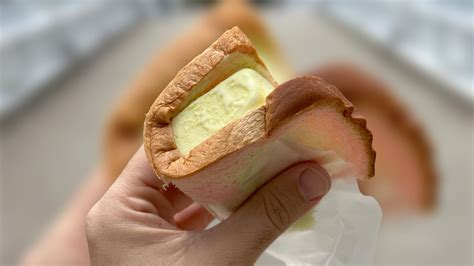 Diagrama de cómo envolver el helado con pan de molde
