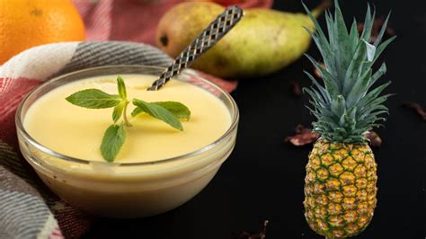 Fotografía: Ingredientes para la capa cremosa de piña en una licuadora