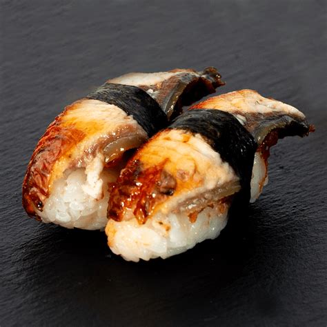 Sushi de anguila como cortesía del restaurante
