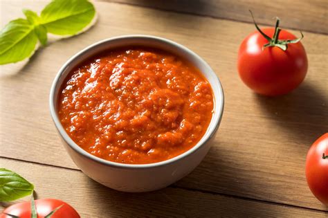 tomates frescos chilenos listos para salsa de pizza