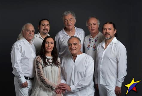 Foto histórica de Los Jaivas en sus inicios, destacando la presencia de Gabriel Parra en la batería.