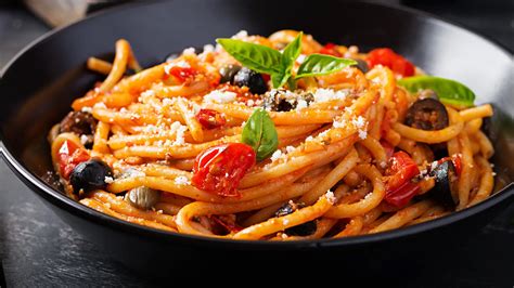 Fotografía de un plato de pasta con ración recomendada