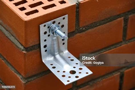 Esquema de anclaje químico en ladrillo hueco y sólido