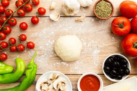 foto de pizza individual con ingredientes frescos