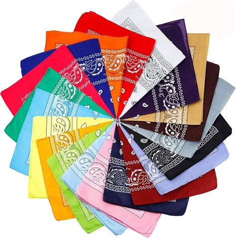 Temático: Variedad de personas usando bandanas en diferentes estilos