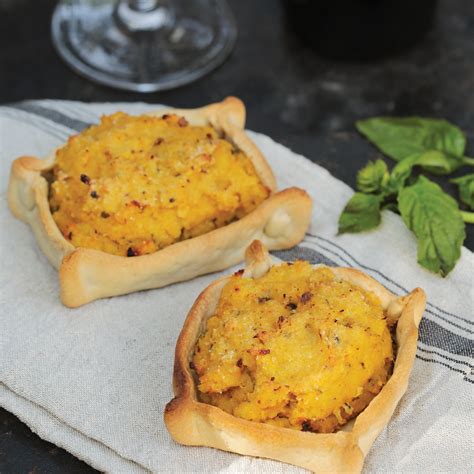 mini pastelitos de choclo con masa casera gratinados