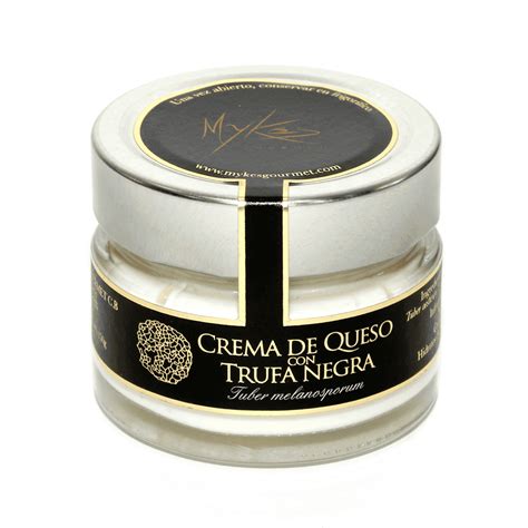 crema de trufa en una cazuela con queso derretido