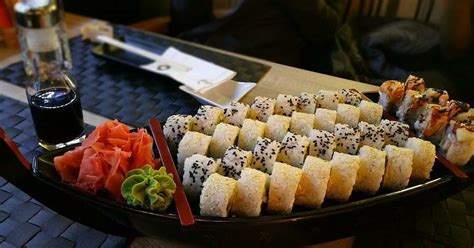 Tabla comparativa: Sushi japonés vs. occidental