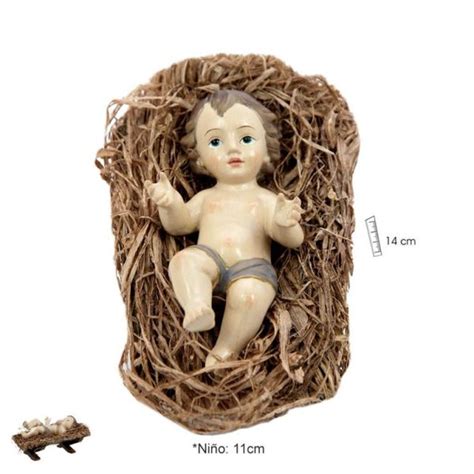 Detalle de una figura de Niño Dios elaborada artesanalmente.