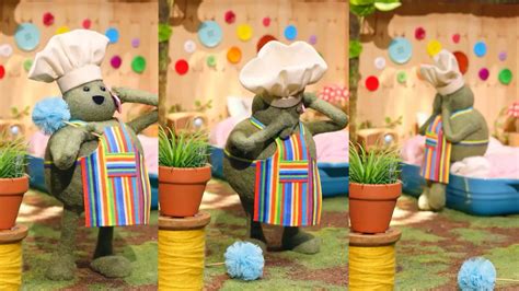 Foto o ilustración de The Tiny Chef, un pequeño humanoide verde, llorando o con expresión de tristeza