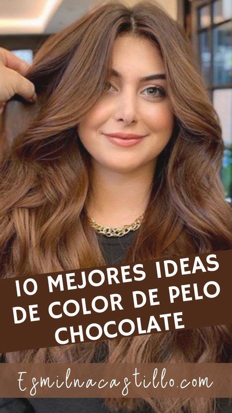 Cabello color chocolate con matices rojizos y cálidos