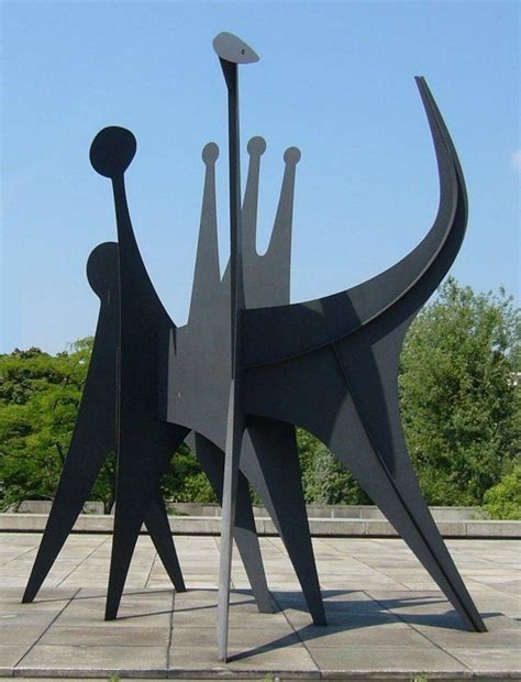 Detalle de una escultura pública de Alexander Calder