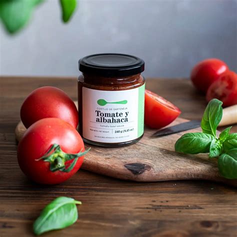 Ilustración de salsa de tomate artesanal orgánica y otros productos de Quetrahue Orgánico
