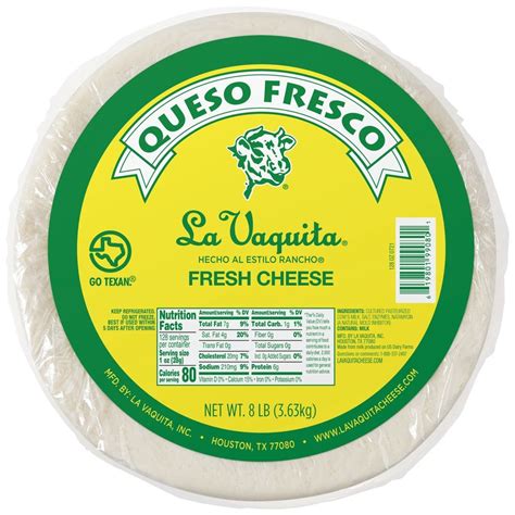 María Castro, fundadora de La Vaquita, elaborando queso fresco en su hogar de Houston en 1971.
