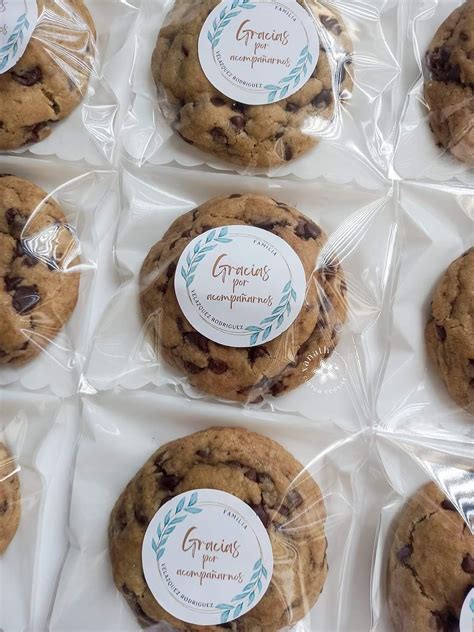 Galletas de chocolate en empaque transparente con inserto flotante