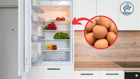 Huevos duros listos para almacenar en el refrigerador