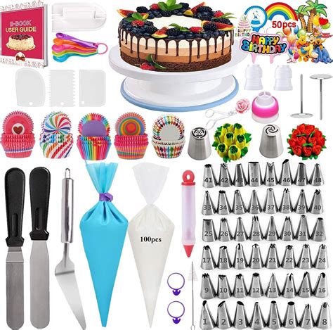 Herramientas básicas para hacer repostería: batidora, bowl, tamiz, molde para cupcakes