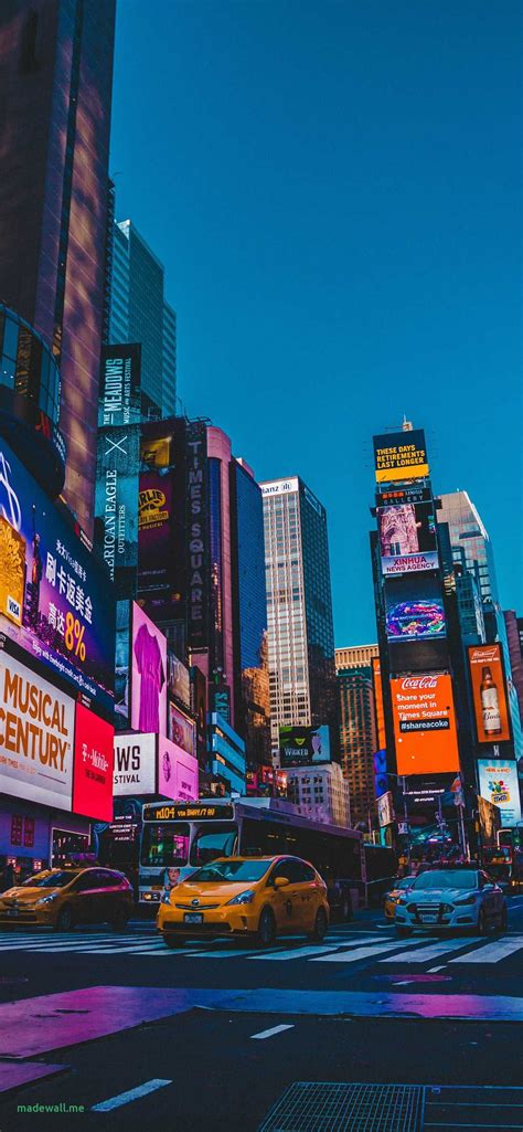 Collage de diversos fondos de pantalla estilo Tumblr con temáticas coloridas y minimalistas