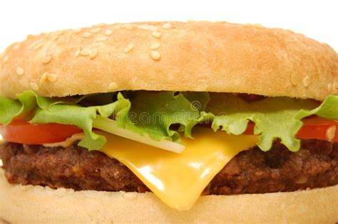Primer plano de una cheeseburger con queso fundido