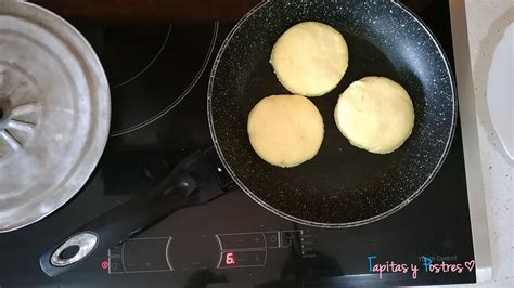 Pan Harcha cocinándose en una sartén