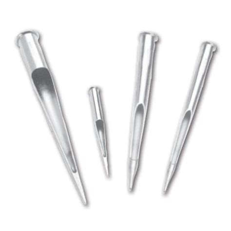 Ilustración mostrando el equipo adecuado para el muestreo de granos (calador) y la segregación de componentes en un contenedor.