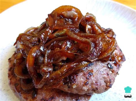 Infografía con potenciadores de sabor para hamburguesas: cebolla caramelizada, piña a la parrilla, aguacate, pimientos asados.