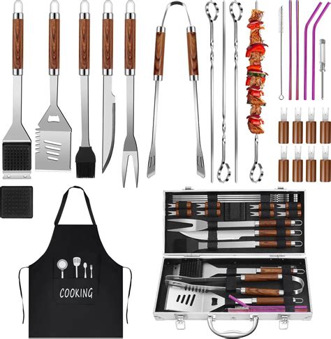 Juego de utensilios esenciales para parrilla: pinzas, espátula, brocha, cuchillo y termómetro