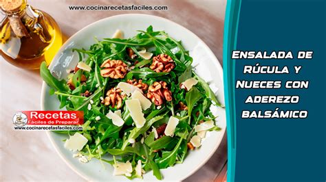 ensalada fresca y vibrante de hinojo y rúcula con cítricos en un bol de madera