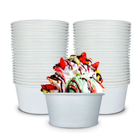Vasos de helado vegano con toppings en Poga