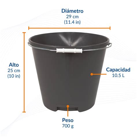 Foto de la masa dentro de la cubeta de la panificadora Atma tras el proceso de levado