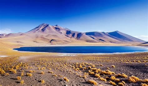 Foto panorámica de Copiapó con el desierto de fondo y el mar a lo lejos