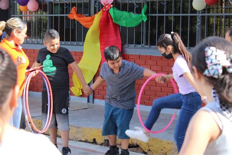 Fotografía de niños participando en actividades de EducaRSE