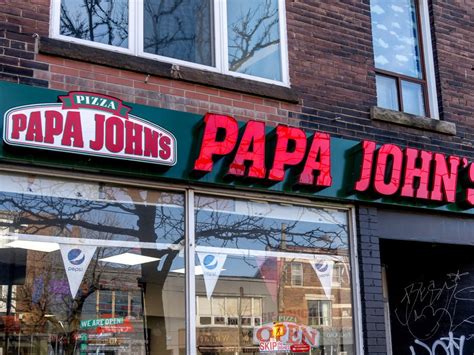 Foto histórica de la primera pizzería Papa John's o de John Schnatter