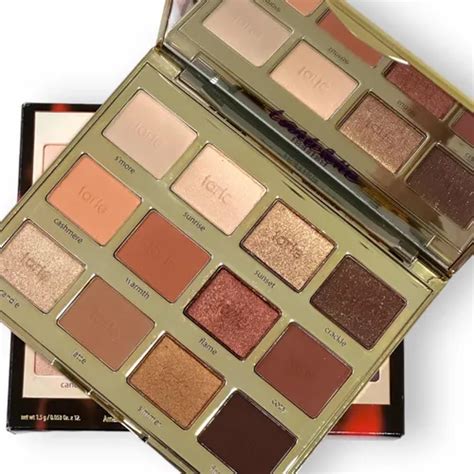 Paleta de sombras Tarte High Tides & Good Vibes abierta mostrando la distribución de tonos