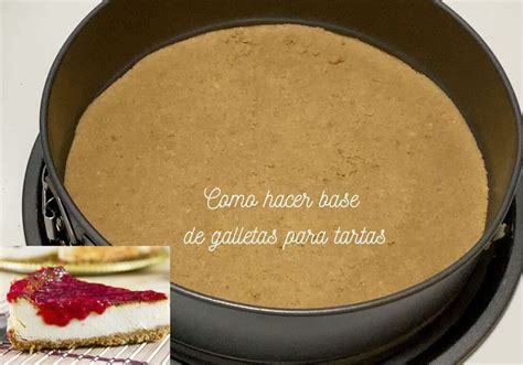Esquema de las capas de la tarta: base de galleta, relleno de queso crema y cobertura de duraznos