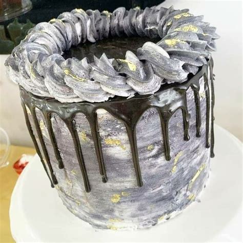 Foto: Torta con cobertura brillante y efecto 