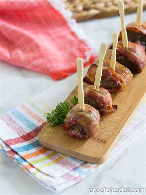 Mini brochetas de filete mignon con tocineta para aperitivos
