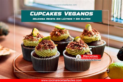 Plato con cupcakes veganos decorados