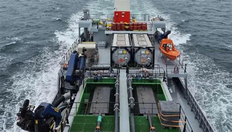 Imagen de un wellboat transportando peces