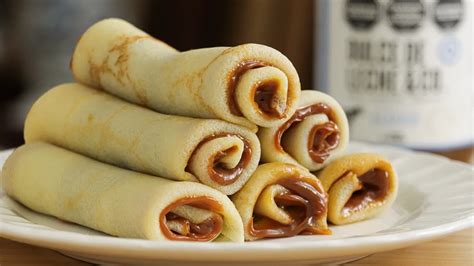 Panqueques con dulce de leche y frutas