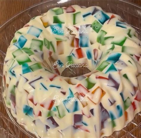 Cubos de gelatina de diferentes sabores para un efecto mosaico