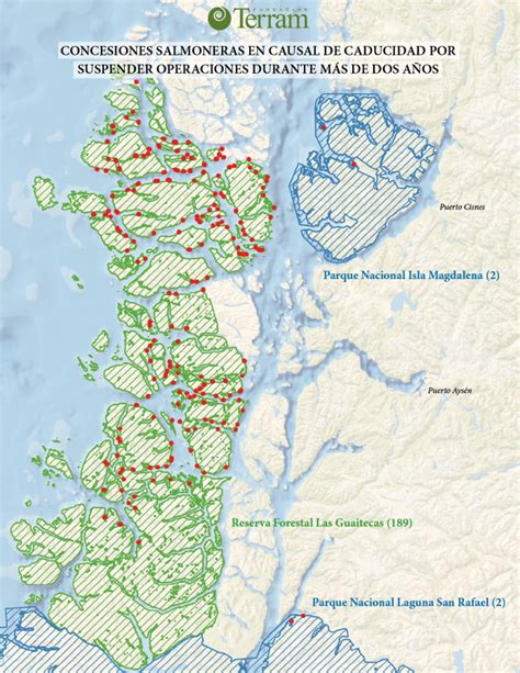 mapa de Chile mostrando la distribución de concesiones salmoneras en relación a parques nacionales y áreas marinas protegidas