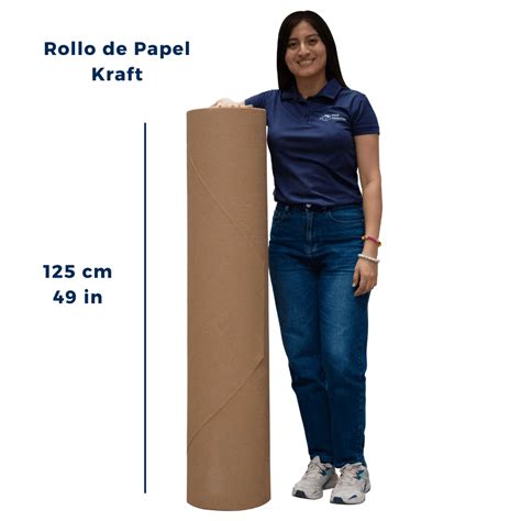 Rollo de papel grande para niños en el suelo con algunas manchas de pintura