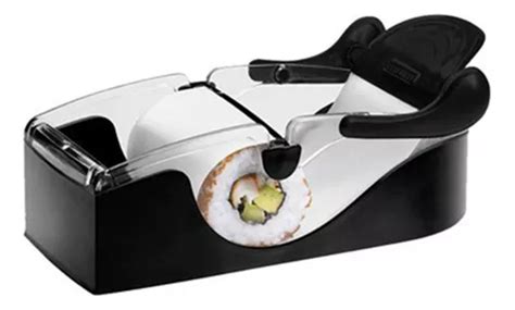 Robot enrollador de sushi automático en acción