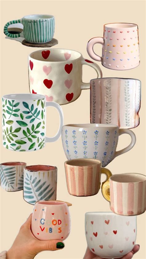 Ejemplo de taza siendo pintada con pincel y plantilla.