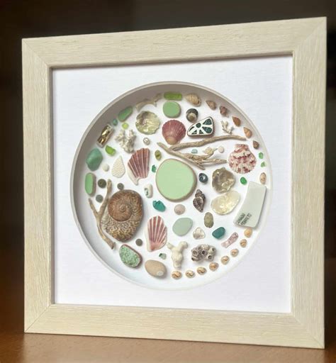 Mosaico decorativo elaborado con fragmentos de conchas marinas