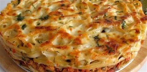 Pastel de espaguetis y pizza, una creación divertida para niños