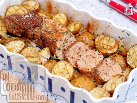 Imagen de la trenza de solomillo saliendo del horno, con la salsa burbujeando y un color dorado caramelizado