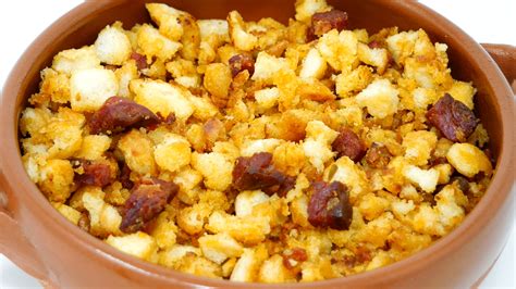 Esquema de las migas dulces de pan dorándose en una sartén